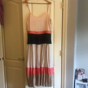 Colorblock pleated midi